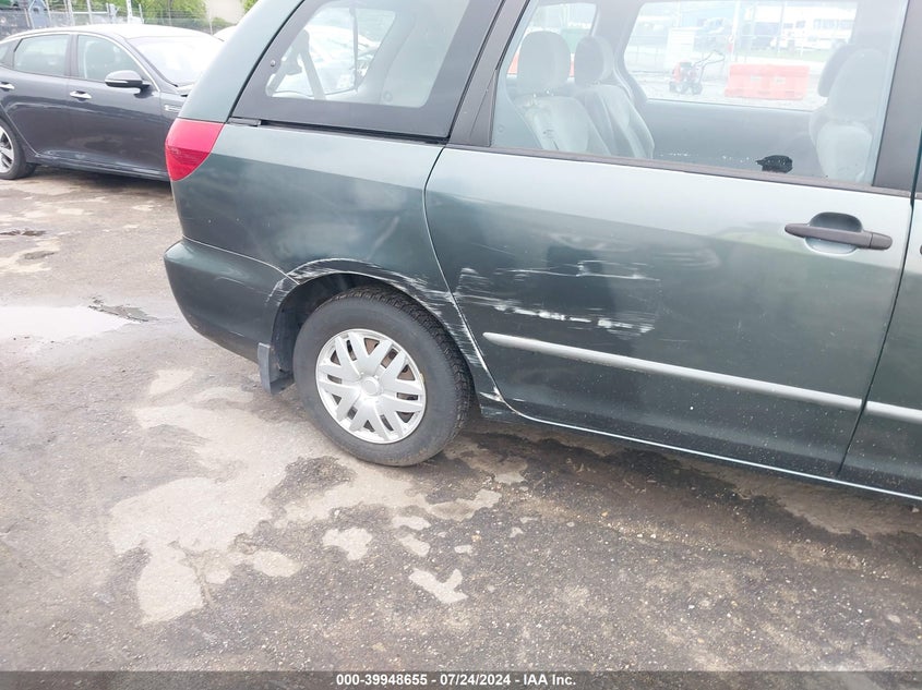 2004 Toyota Sienna Ce VIN: 5TDZA29C24S023845 Lot: 39948655