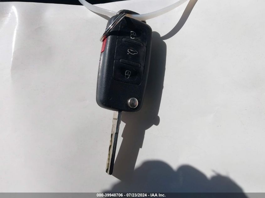 2011 Volkswagen Golf 2.5L 2-Door VIN: WVWBB7AJ2BW100202 Lot: 39948706