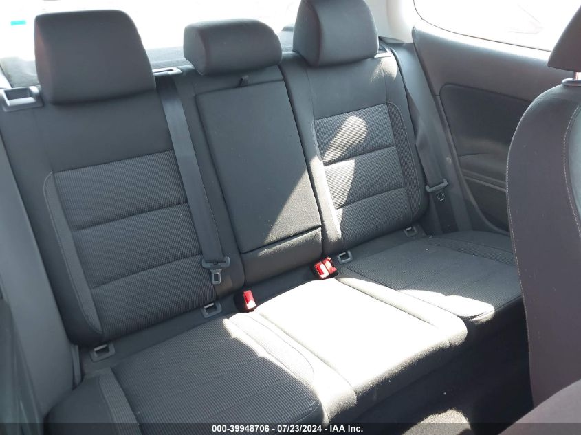 2011 Volkswagen Golf 2.5L 2-Door VIN: WVWBB7AJ2BW100202 Lot: 39948706