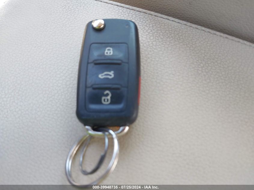 2016 Volkswagen Jetta 1.8T Sel VIN: 3VWL17AJ2GM240746 Lot: 39948735