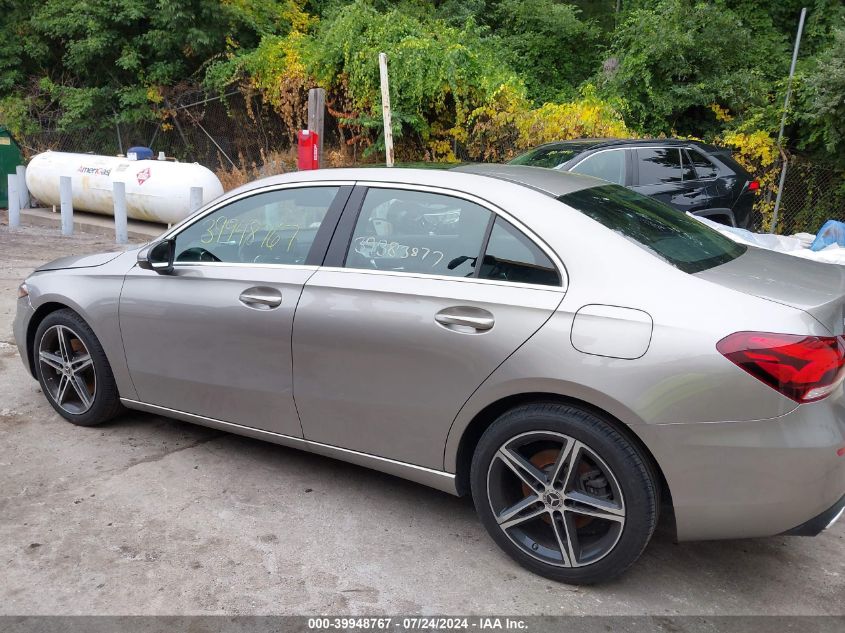 WDD3G4FB0KW018819 2019 Mercedes-Benz A 220 4Matic