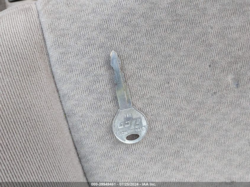 2002 Mazda 626 Lx VIN: 1YVGF22C425296771 Lot: 39949461