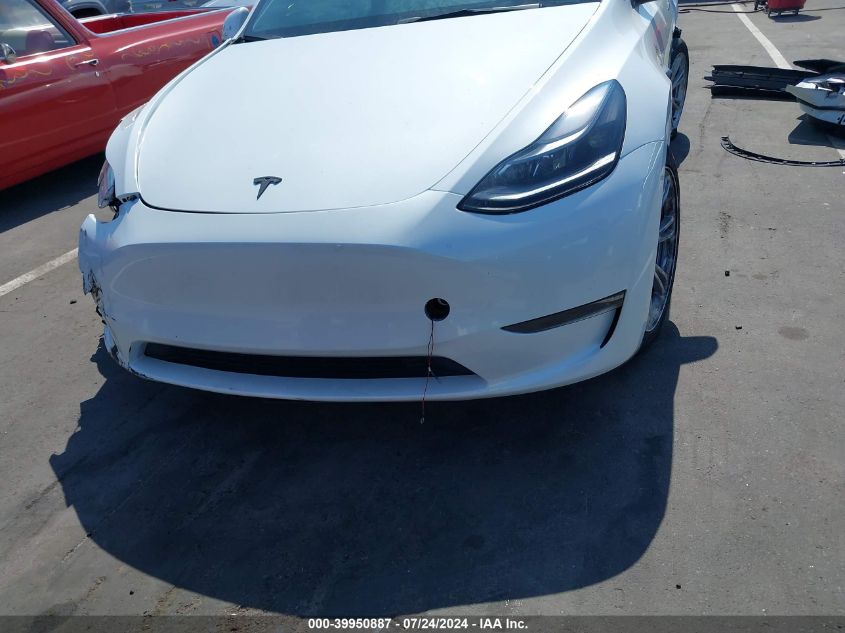 2024 Tesla Model Y Long Range Dual Motor All-Wheel Drive VIN: 7SAYGDEE8RF031251 Lot: 39950887