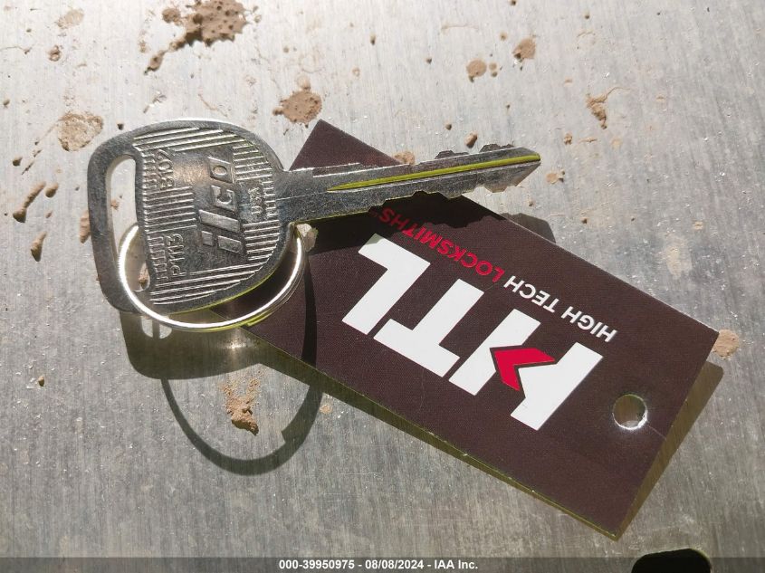 2000 Chevrolet Suburban 1500 Ls VIN: 3GNFK16T9YG101063 Lot: 39950975