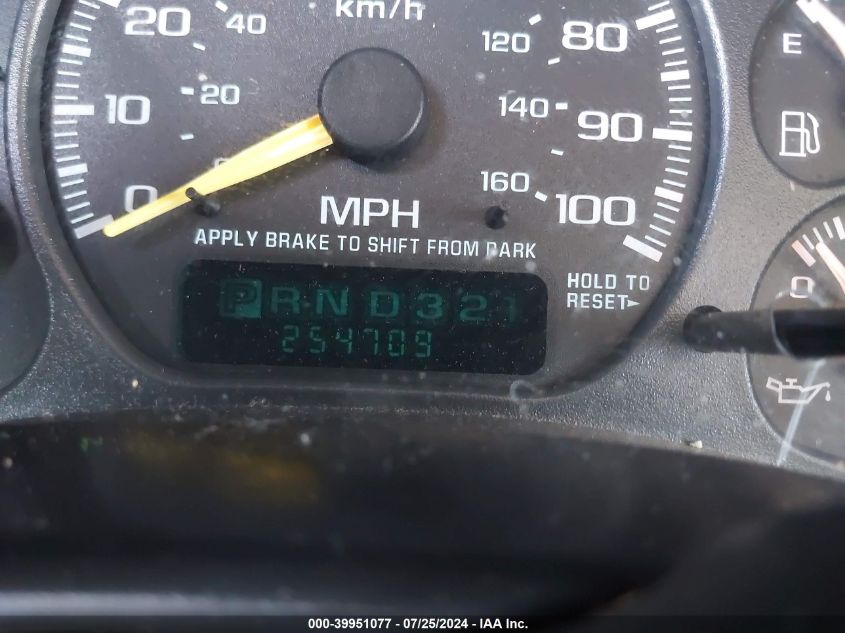 2001 Chevrolet Suburban 1500 Lt VIN: 3GNEC16T11G129146 Lot: 39951077