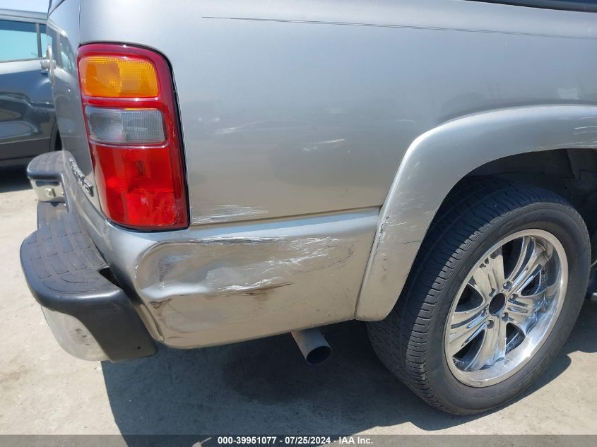 2001 Chevrolet Suburban 1500 Lt VIN: 3GNEC16T11G129146 Lot: 39951077