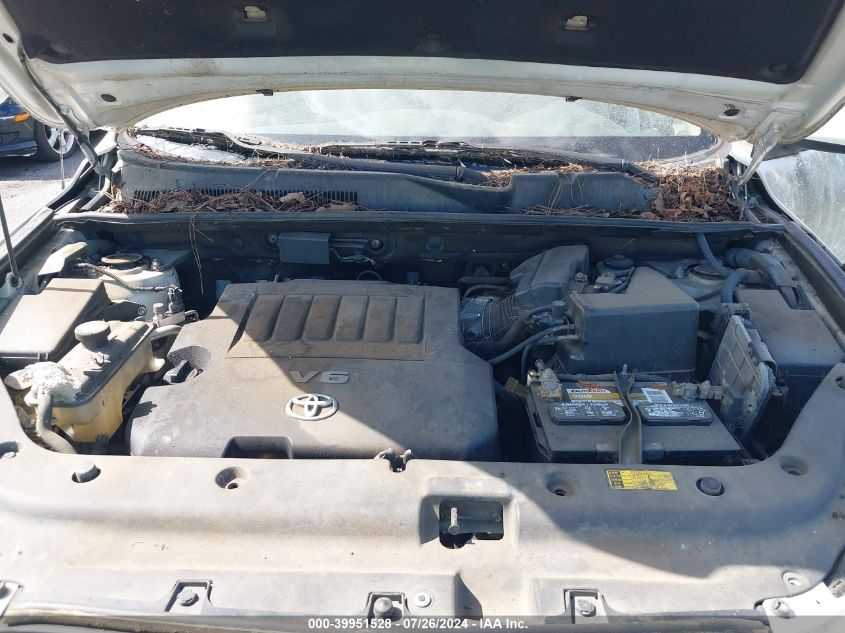 2007 Toyota Rav4 Limited V6 VIN: JTMBK31V975017715 Lot: 39951528