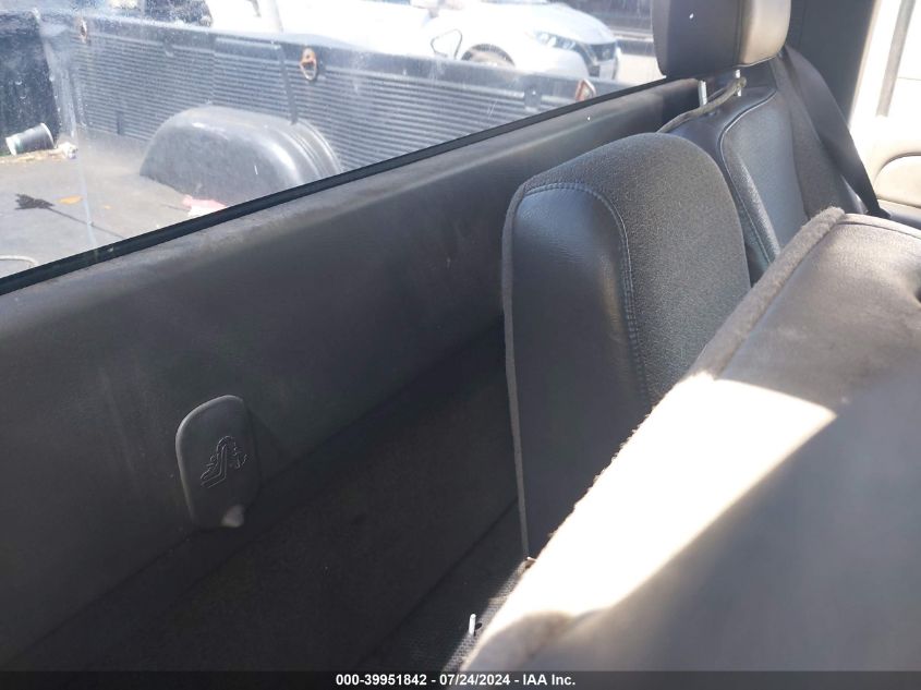 2003 GMC Sierra 1500 Work Truck VIN: 1GTEC14V83Z900055 Lot: 39951842