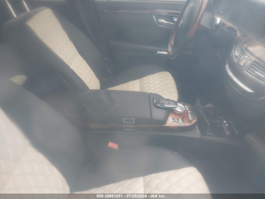 2007 Mercedes-Benz S 550 VIN: WDDNG71X87A115736 Lot: 39951851