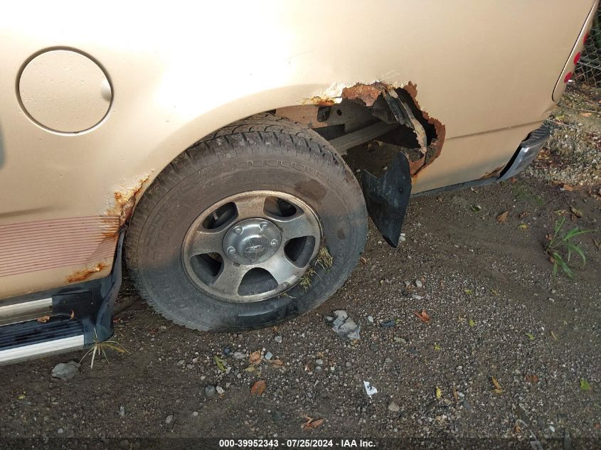 2000 Ford F-150 Lariat/Work Series/Xl/Xlt VIN: 2FTRX17L5YCA43892 Lot: 39952343