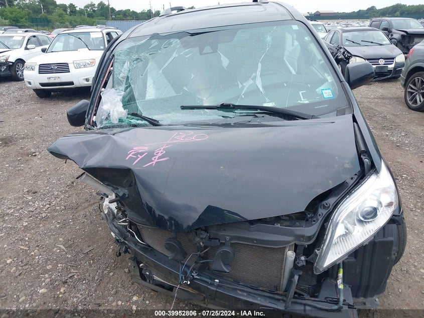 VIN 5TDYZ3DC7LS060471 2020 TOYOTA SIENNA XLE