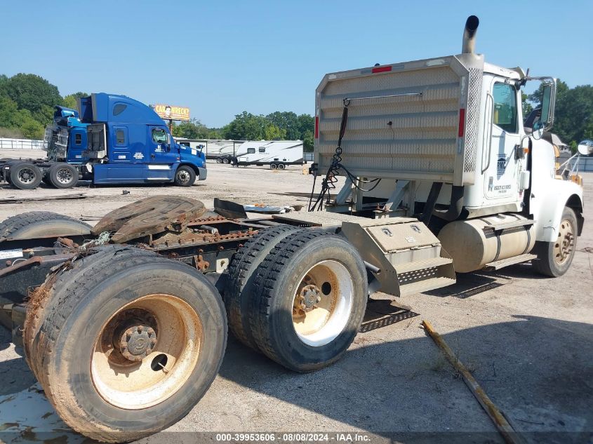 2006 International 9900 9900I VIN: 2HSCHAPR26C356104 Lot: 39953606