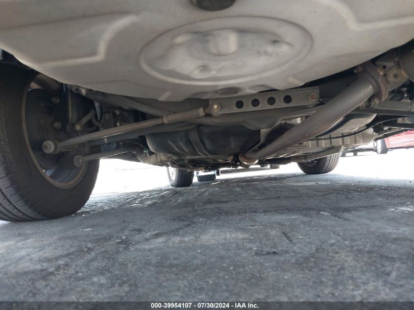 2000 Toyota Camry Le VIN: JT2BG28K5Y0485195 Lot: 39954107