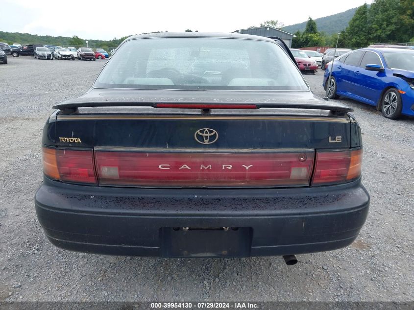 1994 Toyota Camry Le VIN: 4T1SK12EXRU355857 Lot: 39954130