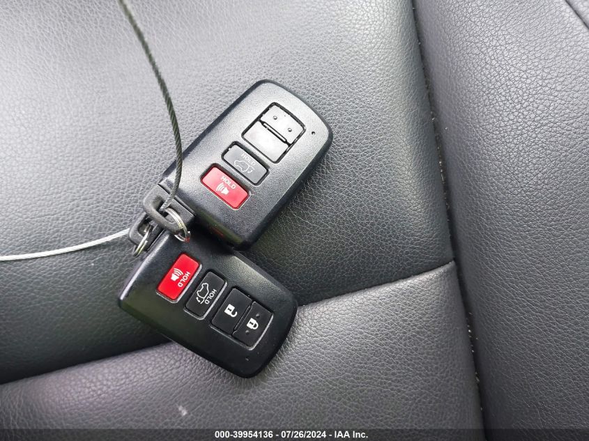 2017 Toyota Rav4 Limited/Platinum VIN: JTMYFREV0HJ118632 Lot: 39954136