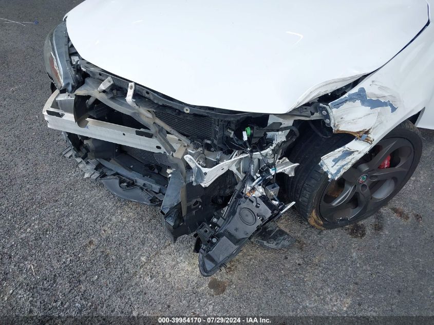 2017 Alfa Romeo Giulia VIN: ZARFAEBN1H7544027 Lot: 39954170