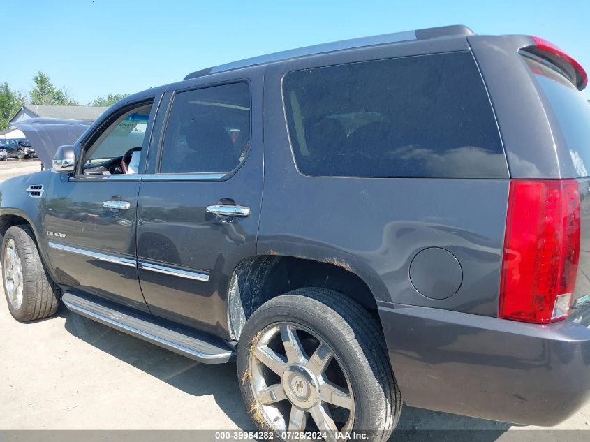 2010 Cadillac Escalade Luxury VIN: 1GYUKBEF2AR256555 Lot: 39954282