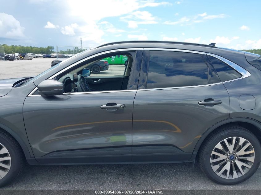 2020 Ford Escape Titanium VIN: 1FMCU9J90LUA67600 Lot: 39954386