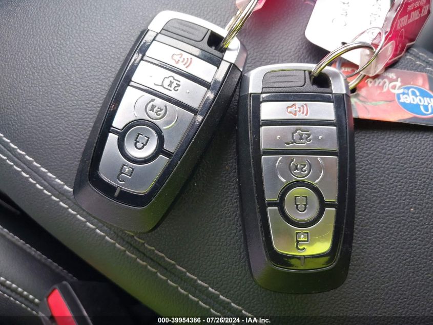 2020 Ford Escape Titanium VIN: 1FMCU9J90LUA67600 Lot: 39954386