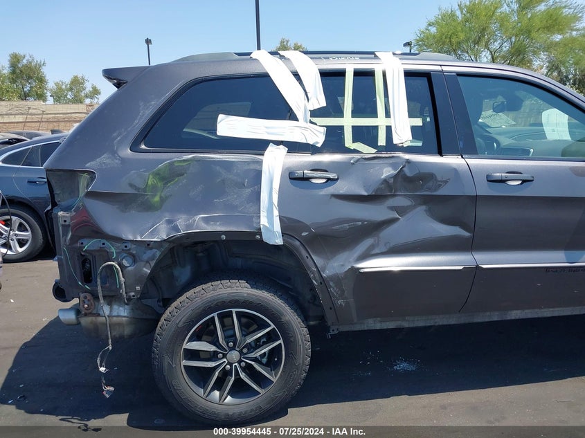 2018 JEEP GRAND CHEROKEE TRAILHAWK 4X4 - 1C4RJFLG4JC335603