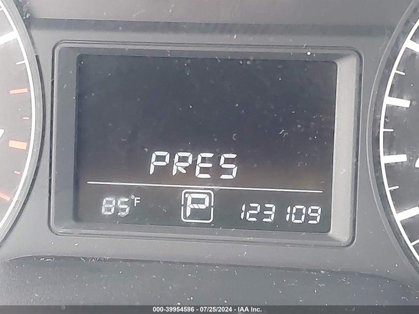 2016 Nissan Sentra S VIN: 3N1AB7AP0GY255253 Lot: 39954586