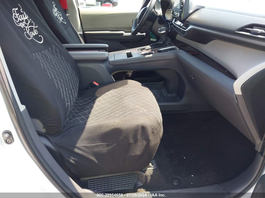 2022 TOYOTA SIENNA XLE - 5TDJRKEC2NS109816