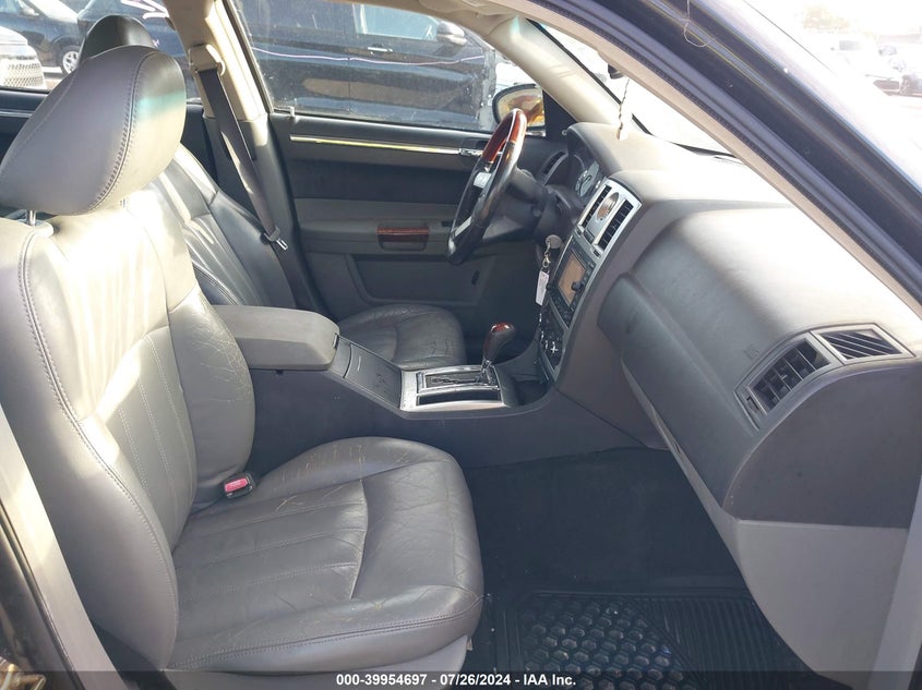 2005 Chrysler 300C VIN: 2C3AA63H75H612435 Lot: 39954697