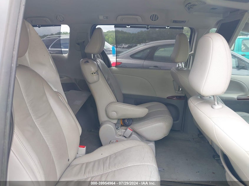 2012 Toyota Sienna Limited V6 7 Passenger/Xle V6 7 Passenger Auto Access Seat/Xle V6 8 Passenger VIN: 5TDYK3DC5CS207374 Lot: 39954964