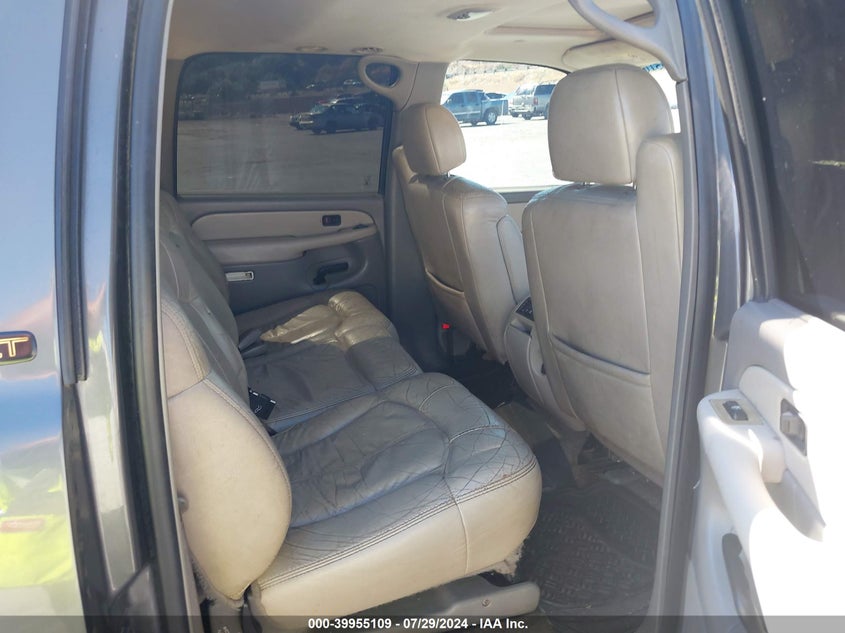 2002 Chevrolet Suburban 1500 Lt VIN: 1GNFK16ZX2J232643 Lot: 39955109