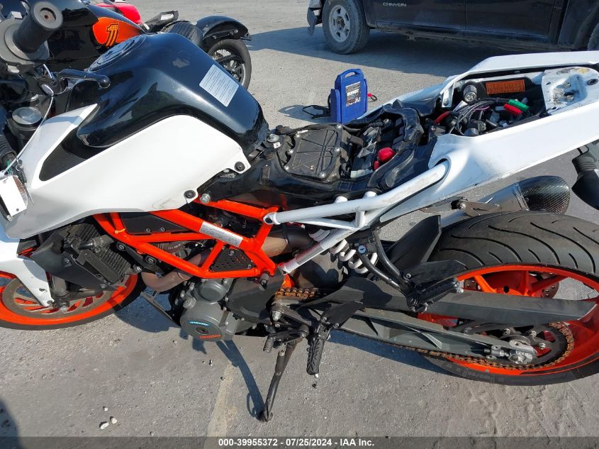 2020 Ktm 390 Duke VIN: MD2JPJ403LC279439 Lot: 39955372