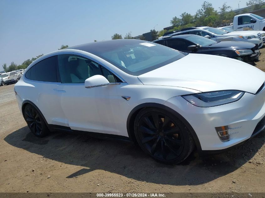 2018 Tesla Model X VIN: 5YJXCBE21JF103538 Lot: 39955523