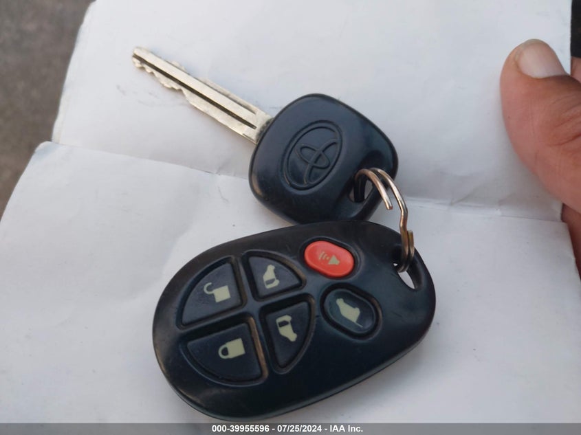 2004 Toyota Sienna Xle/Xle Limited VIN: 5TDBA22C24S013098 Lot: 39955596