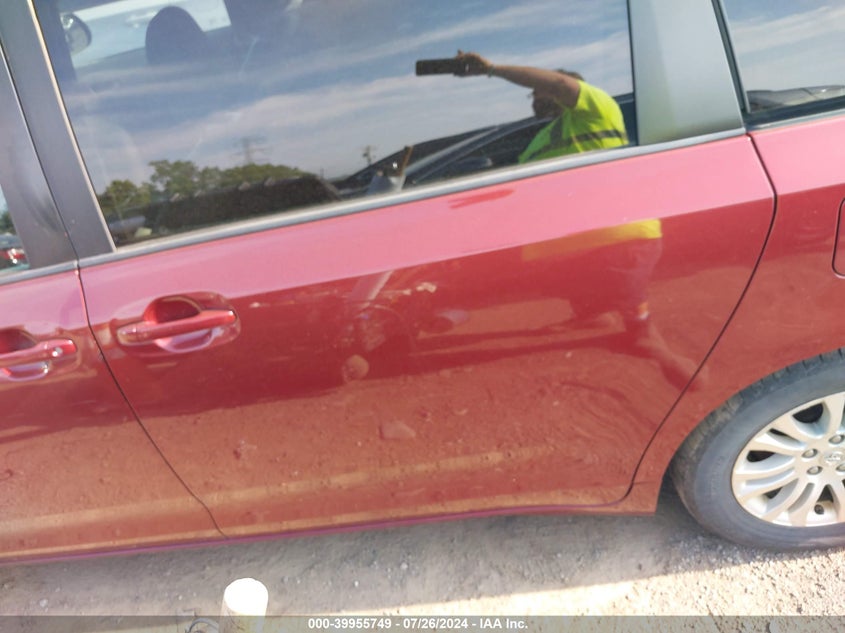 2011 Toyota Sienna Xle/Limited VIN: 5TDYK3DC1BS110669 Lot: 39955749