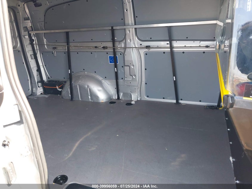 2022 MERCEDES-BENZ METRIS - W1YV0CEY7N4174181