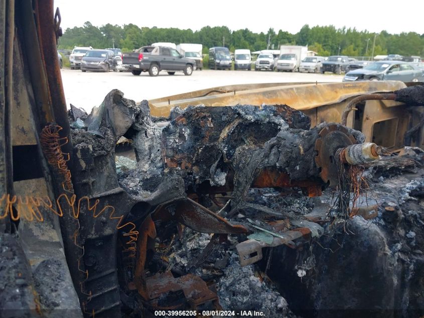 2017 Chevrolet Express Cutaway*Disposal* Work Van VIN: 1GB0GRFF4H1291401 Lot: 39956205