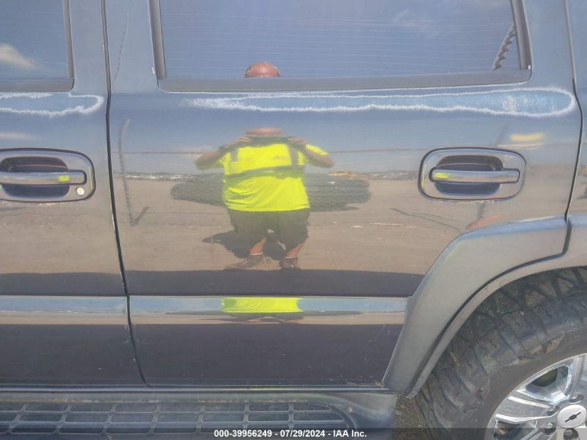 2005 Chevrolet Tahoe Lt VIN: 1GNEC13T95J162288 Lot: 39956249