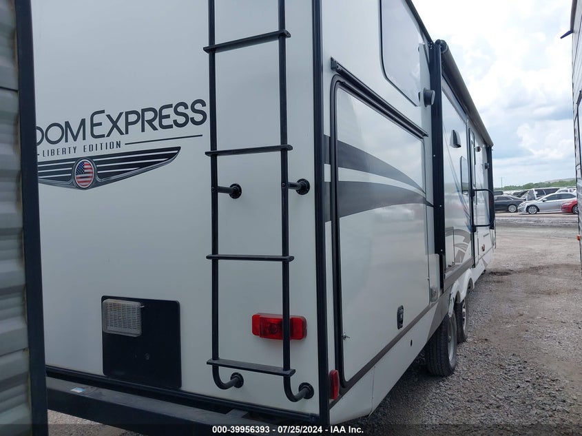 2021 COACHMEN R FREEDOM EX SLE 32FT UNKNOWN(VIN: 5ZT2FEXB7MW016032