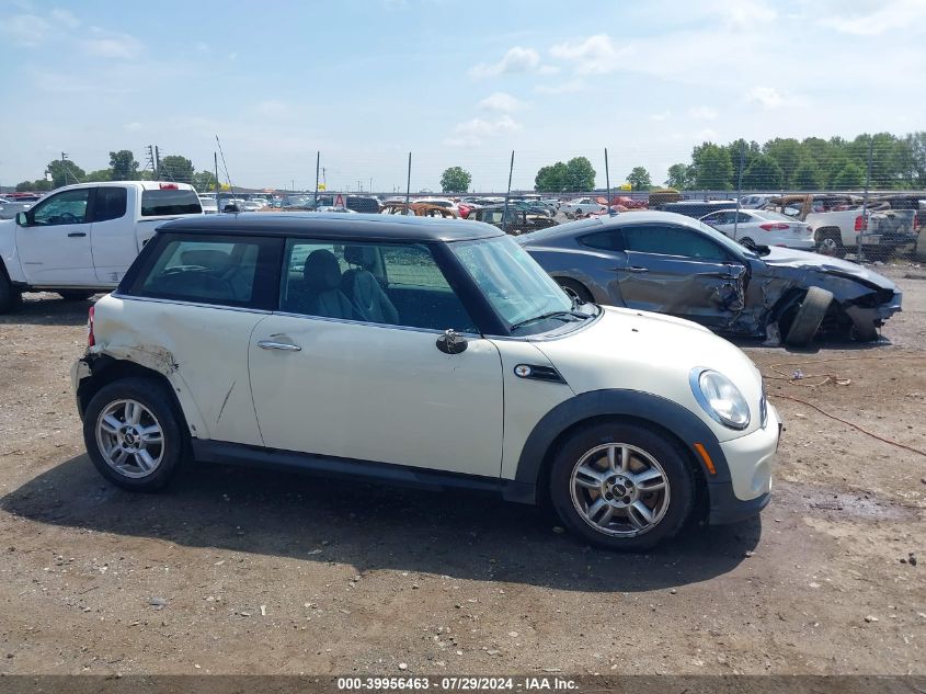 2013 Mini Hardtop Cooper VIN: WMWSU3C51DT692471 Lot: 39956463