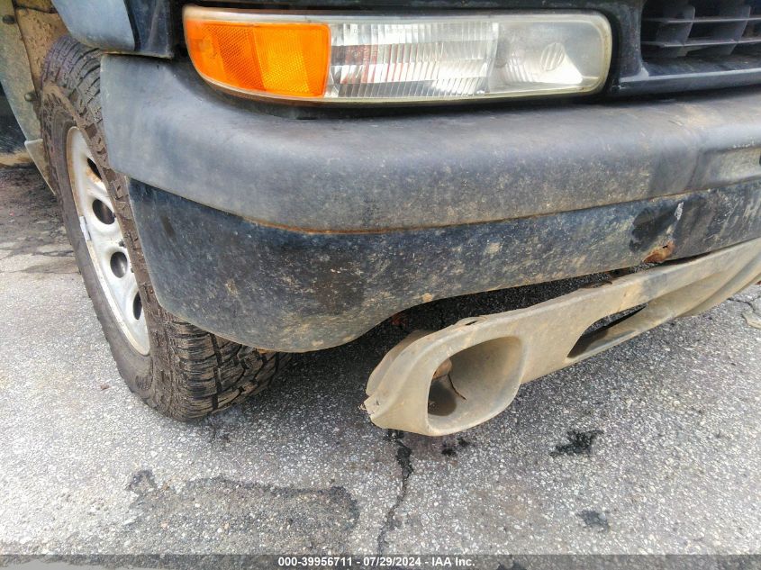 2004 Chevrolet Suburban 1500 Z71 VIN: 3GNFK16ZX4G135334 Lot: 39956711