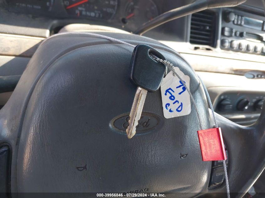 1999 Ford Crown Victoria Lx VIN: 2FAFP74W3XX121698 Lot: 39956846