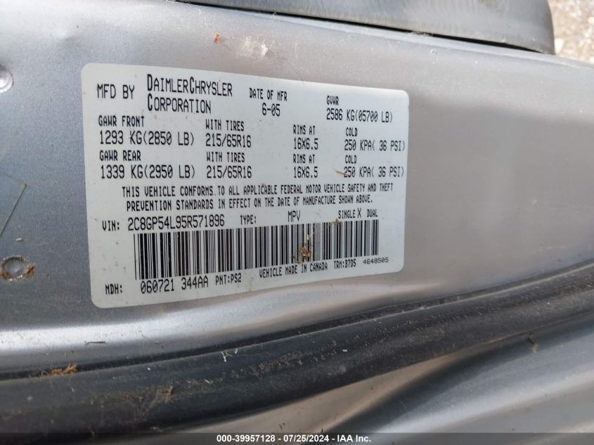 2005 Chrysler Town & Country Touring VIN: 2C8GP54L95R571896 Lot: 39957128