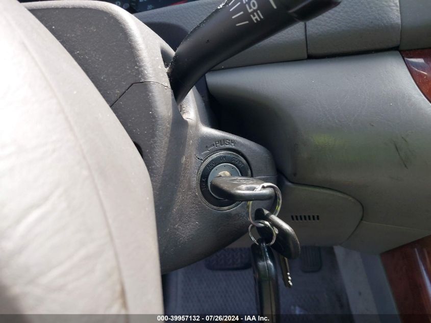 2003 Toyota Camry Le/Xle/Se VIN: 4T1BE30K53U258780 Lot: 39957132