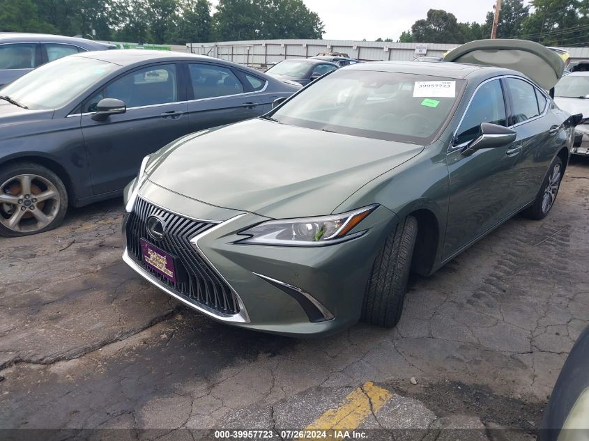 58ADZ1B15LU070145 2020 LEXUS ES - Image 2