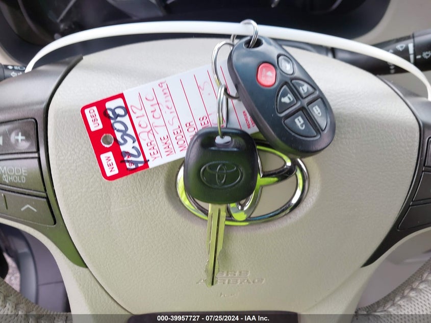 2012 Toyota Sienna Xle V6 8 Passenger VIN: 5TDYK3DC7CS199360 Lot: 39957727