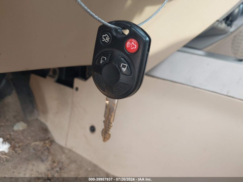 2010 Ford Escape Xlt VIN: 1FMCU9D73AKC03933 Lot: 39957937