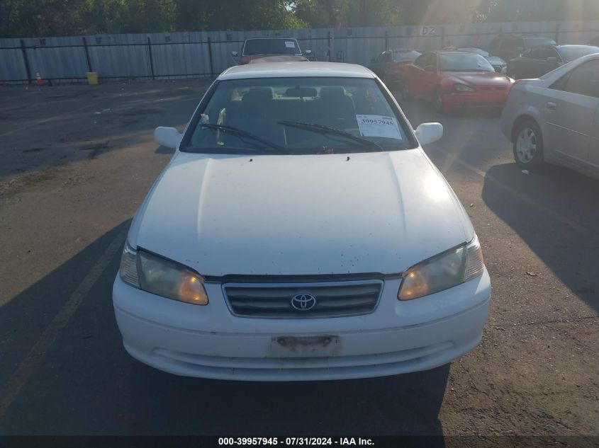 2000 Toyota Camry Le/Xle VIN: 4T1BF22K9YU946471 Lot: 39957945