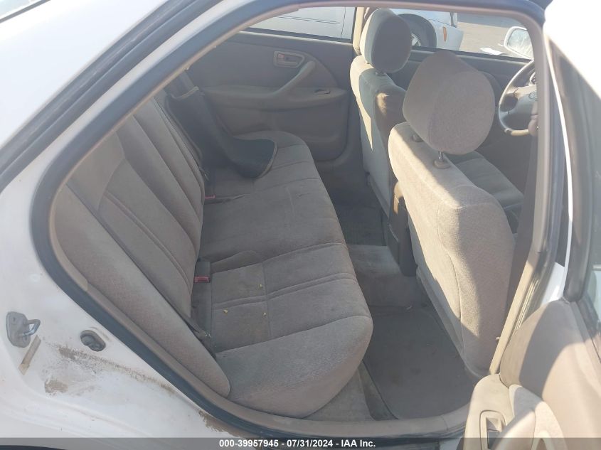 2000 Toyota Camry Le/Xle VIN: 4T1BF22K9YU946471 Lot: 39957945