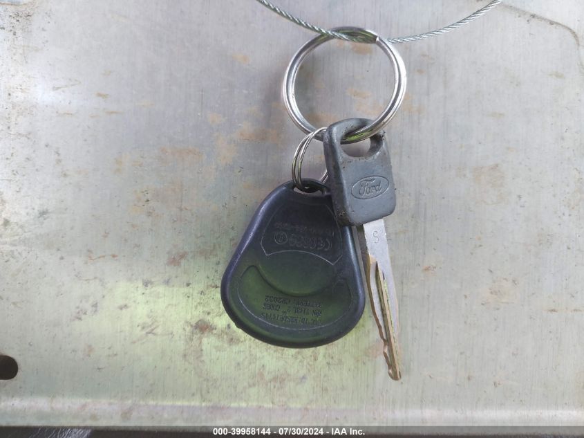 2000 Ford F-350 Lariat/Xl/Xlt VIN: 1FTSW31F8YEB23846 Lot: 39958144