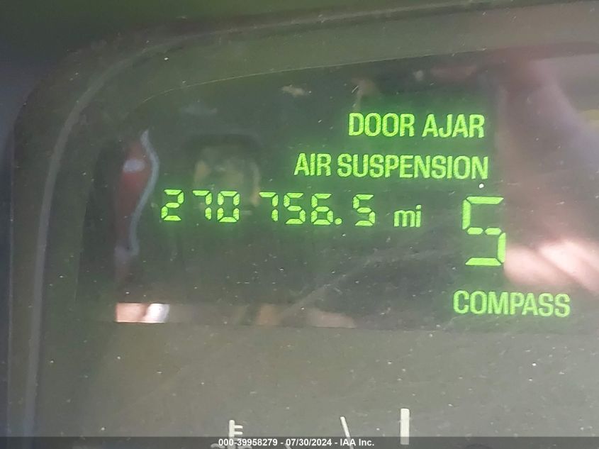 1999 Lincoln Town Car Cartier VIN: 1LNHM83W9XY671440 Lot: 39958279