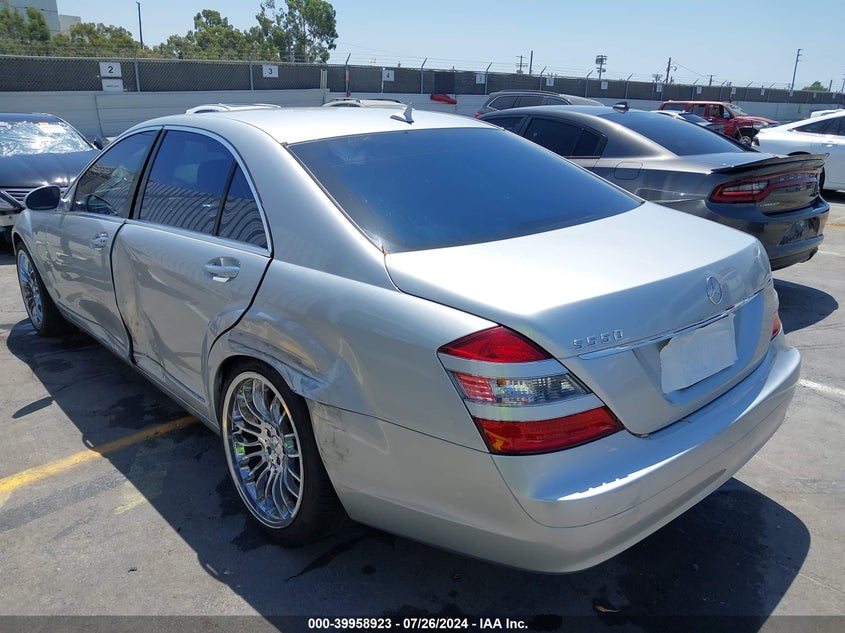 2007 Mercedes-Benz S 550 VIN: WDDNG71X67A105917 Lot: 39958923